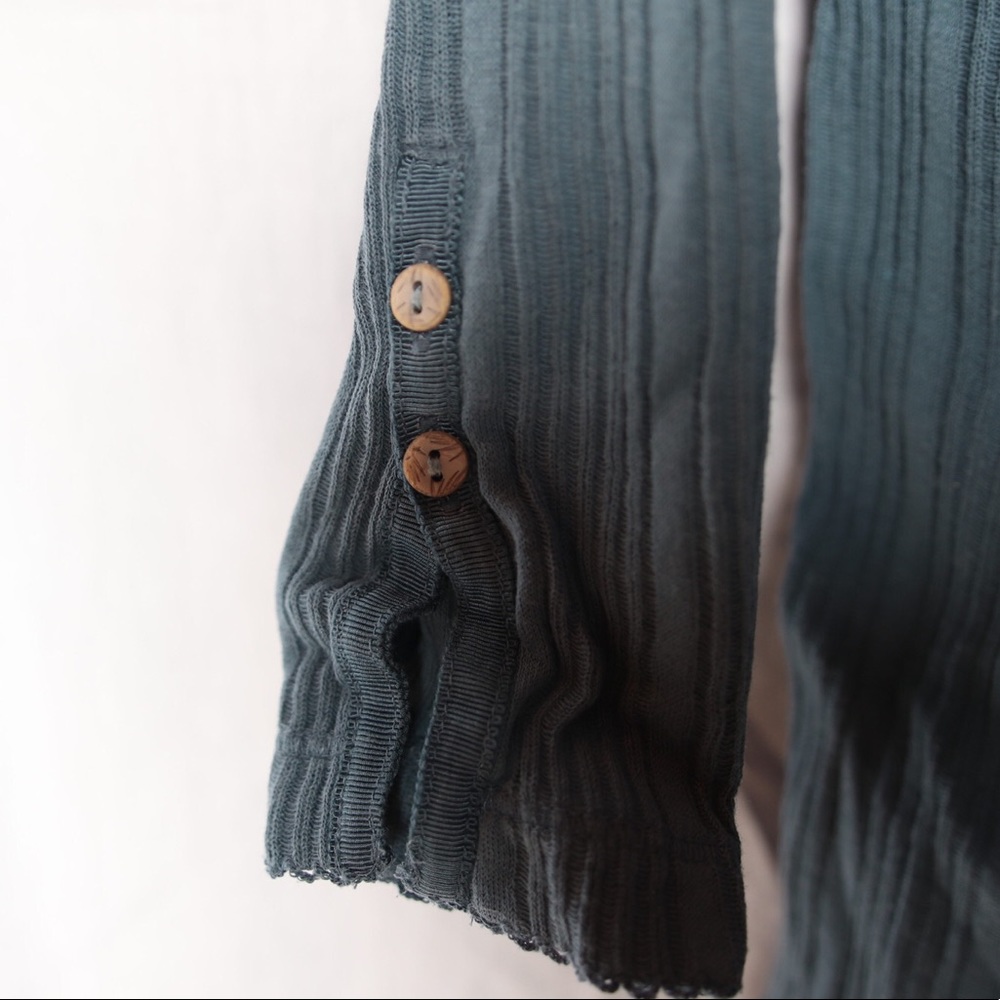 Tommy Bahama Long Sleeve - Picture 3 of 4